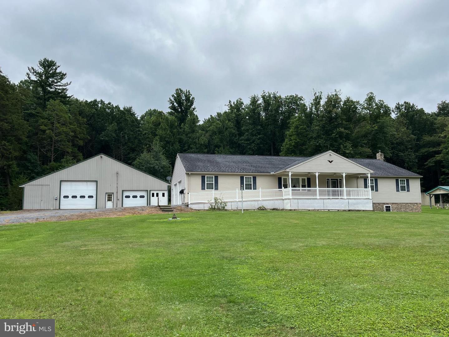 230 Summit Road Property Photo 1