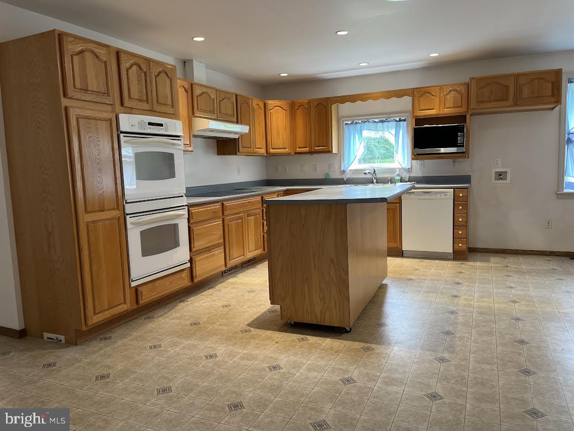 230 Summit Road Property Photo 9