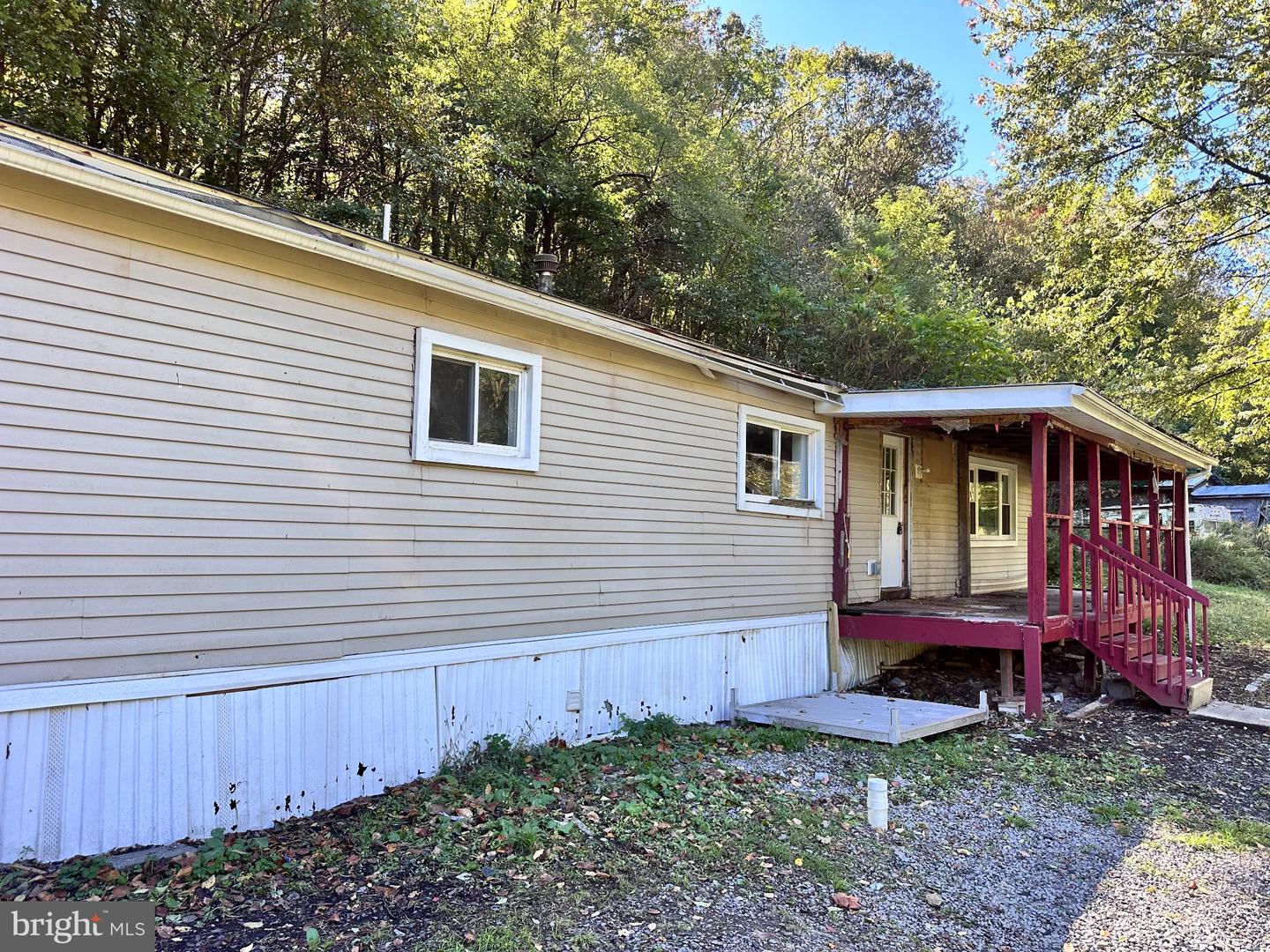 152 Hawsbrick St Property Photo 2