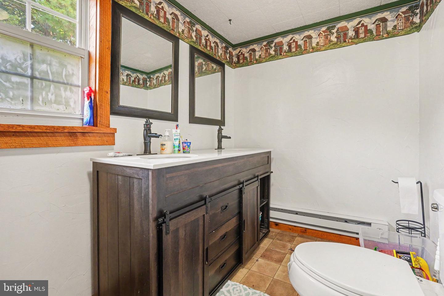 33 Jewel St Property Photo 10