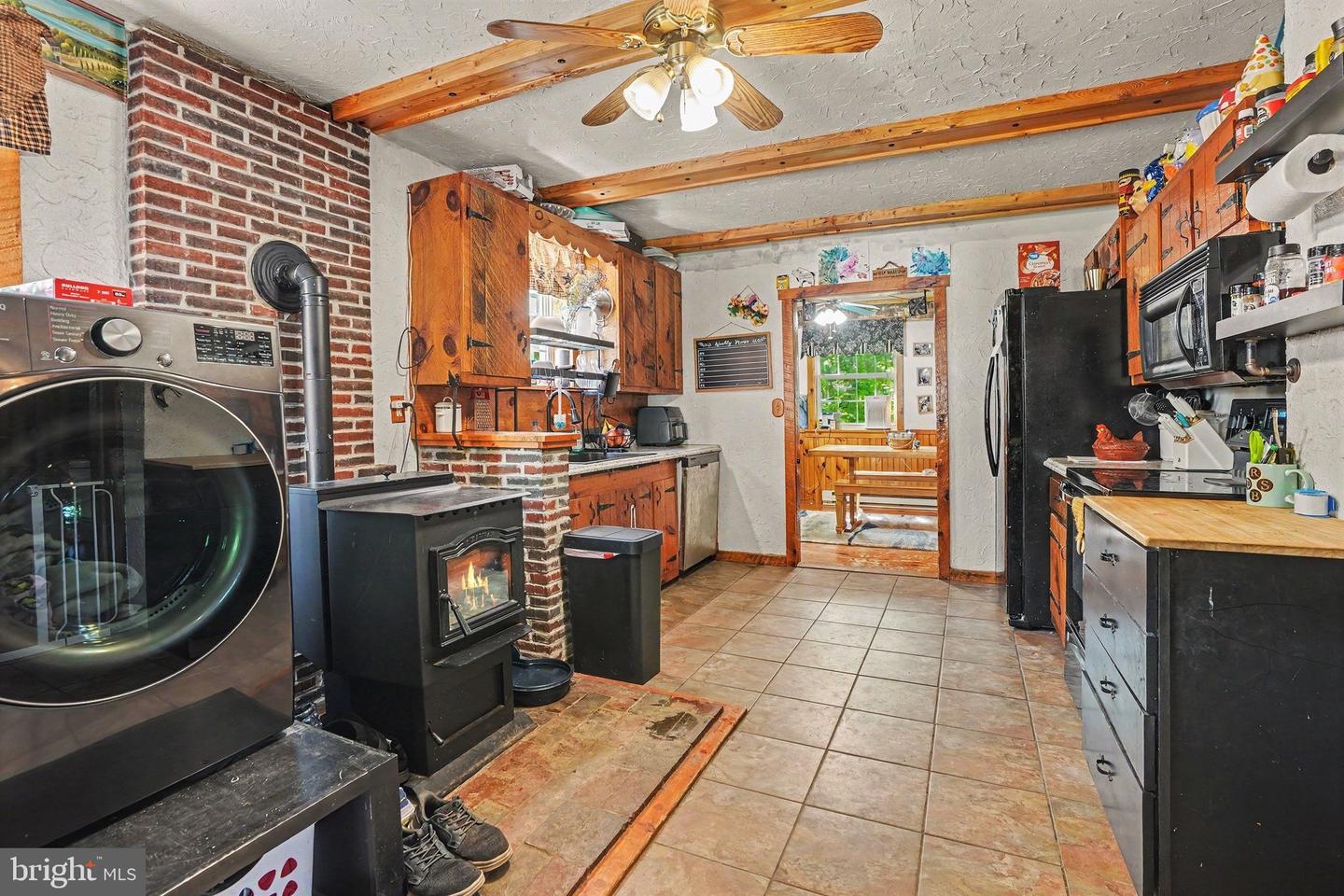 33 Jewel St Property Photo 23