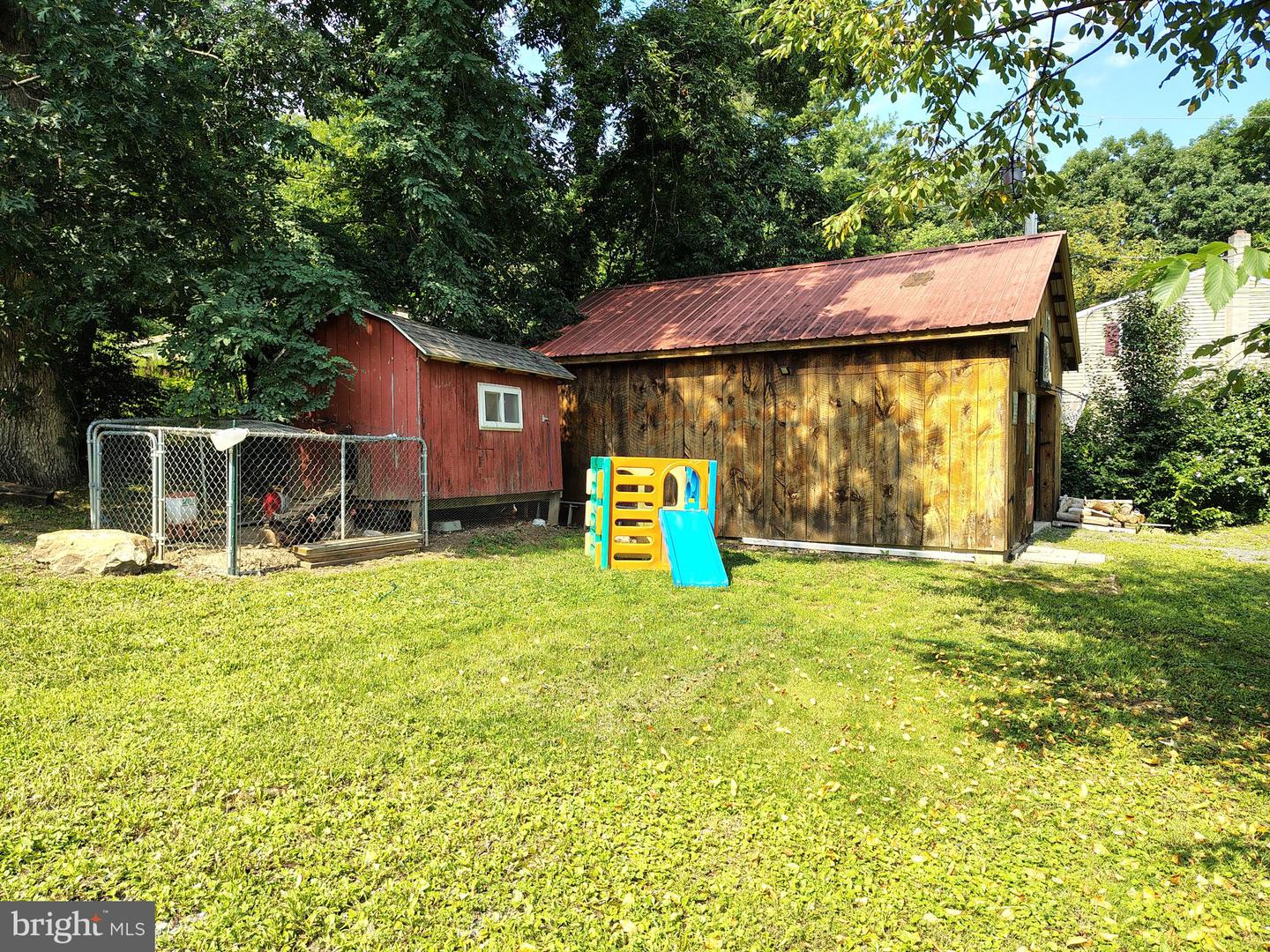 33 Jewel St Property Photo 27