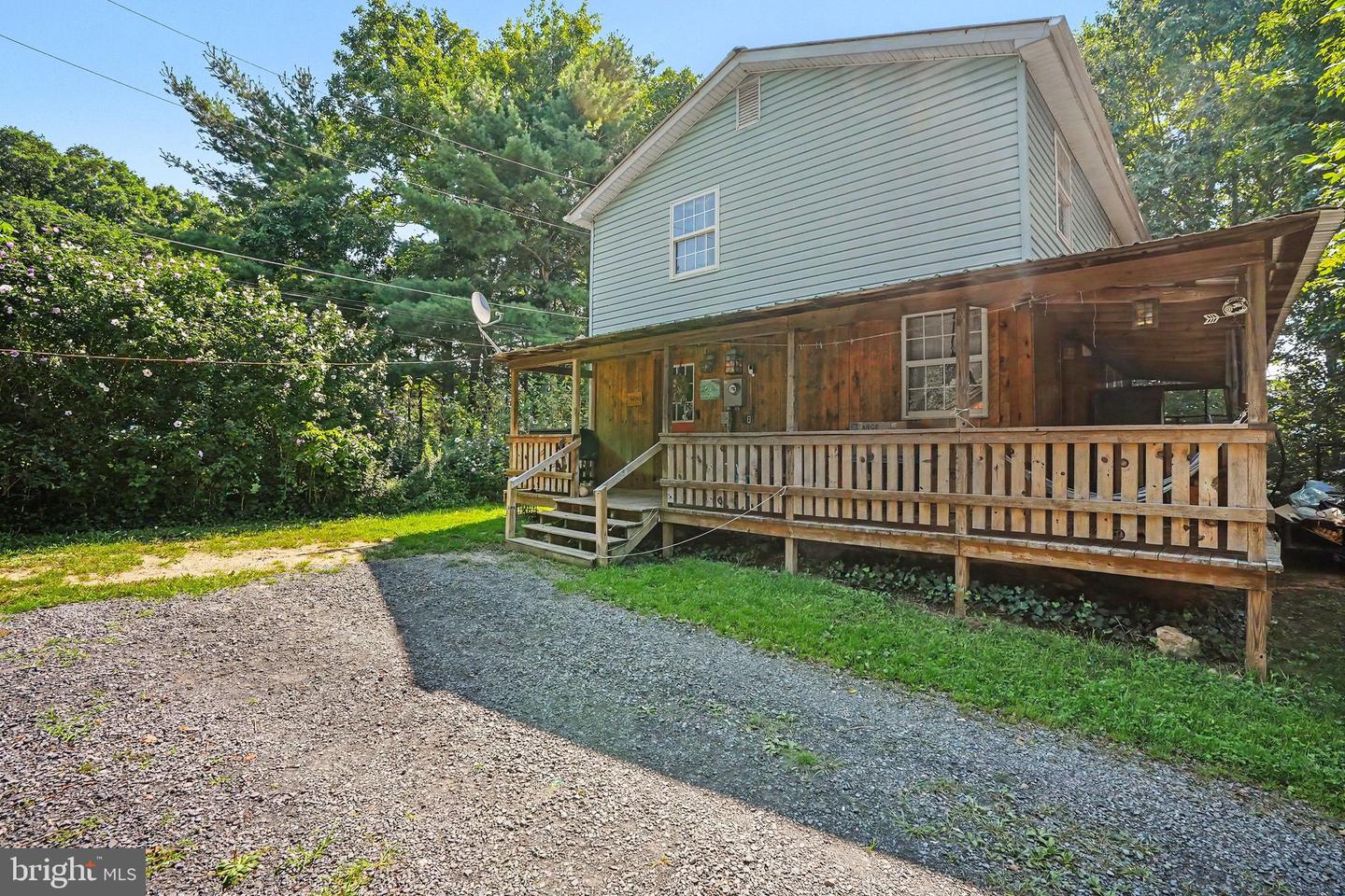 33 Jewel St Property Photo 31