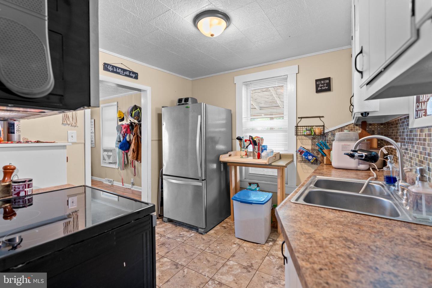 58 Center St Property Photo 17