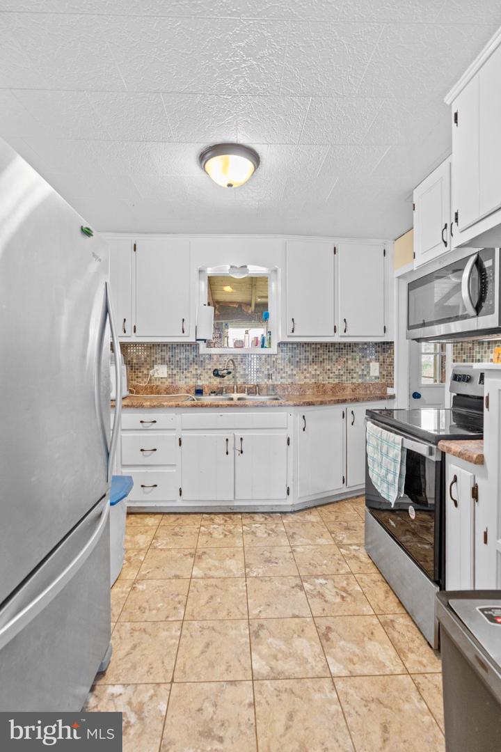 58 Center St Property Photo 21