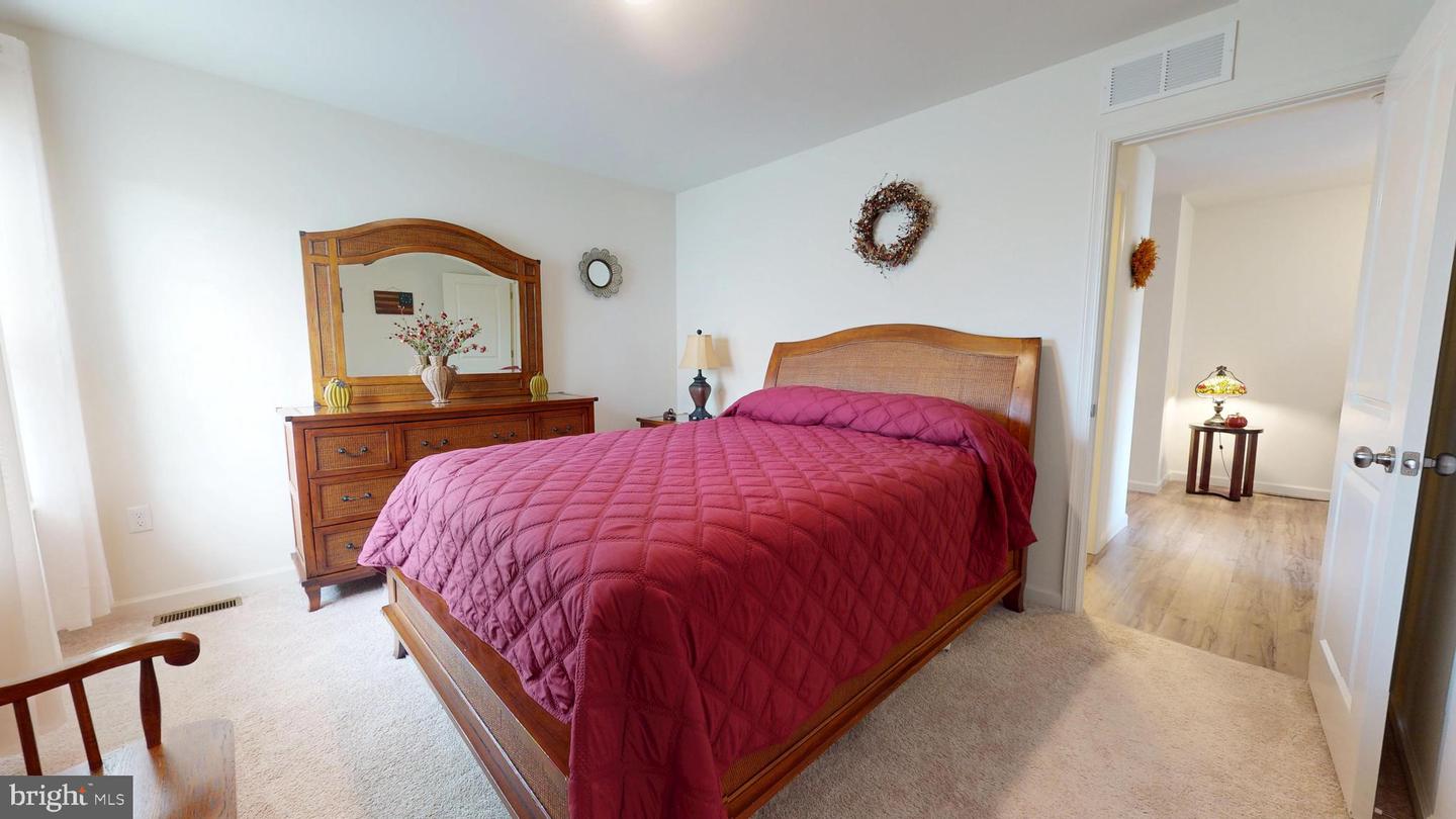 42 Cambridge Ln Property Photo 11