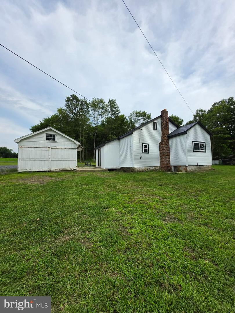 1703 Ferguson Valley Property Photo 1