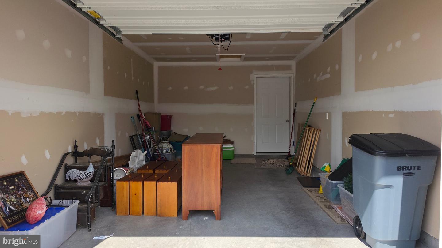 73 Pacific Ave Property Photo 20