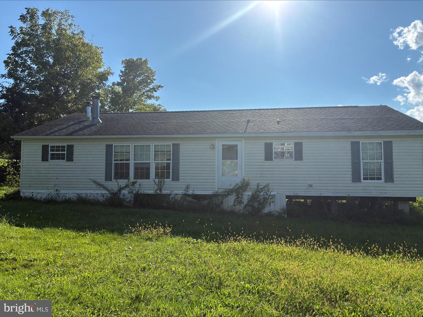18 Maple Ave Property Photo 1