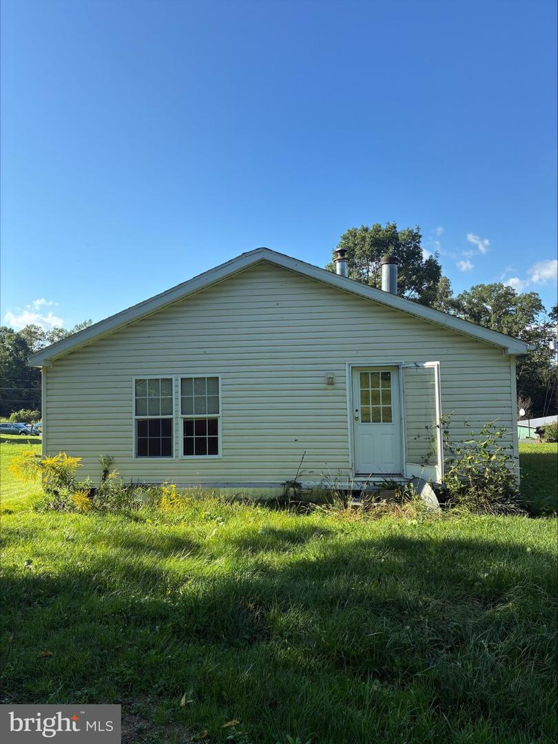 18 Maple Ave Property Photo 8