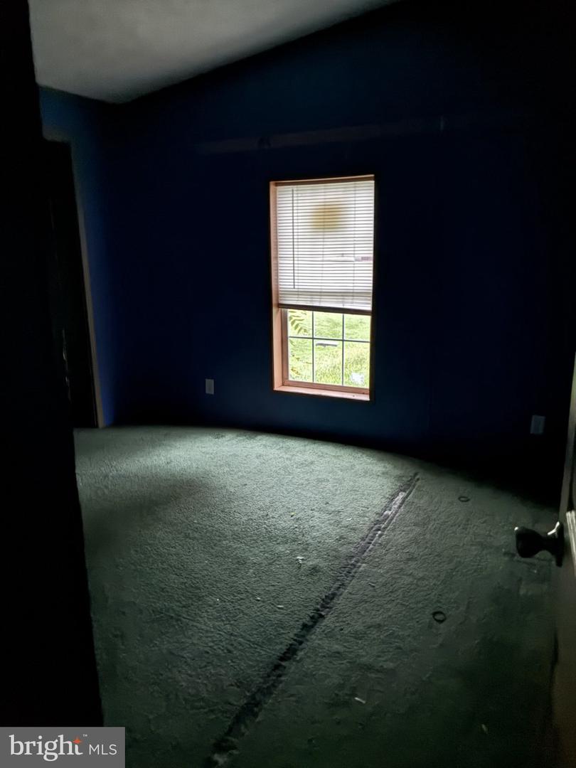 18 Maple Ave Property Photo 17