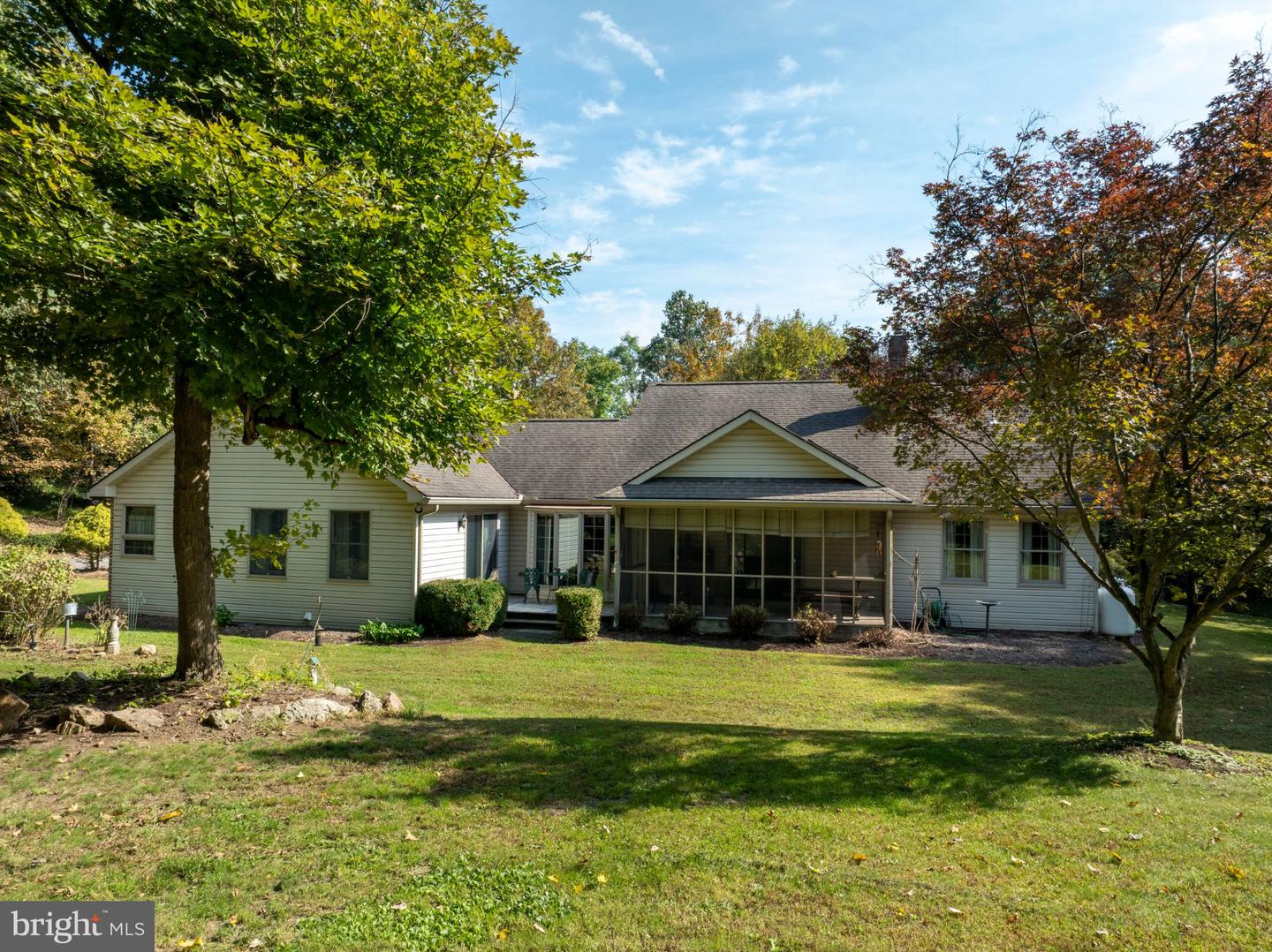 105 Walnut Ln Property Photo 3