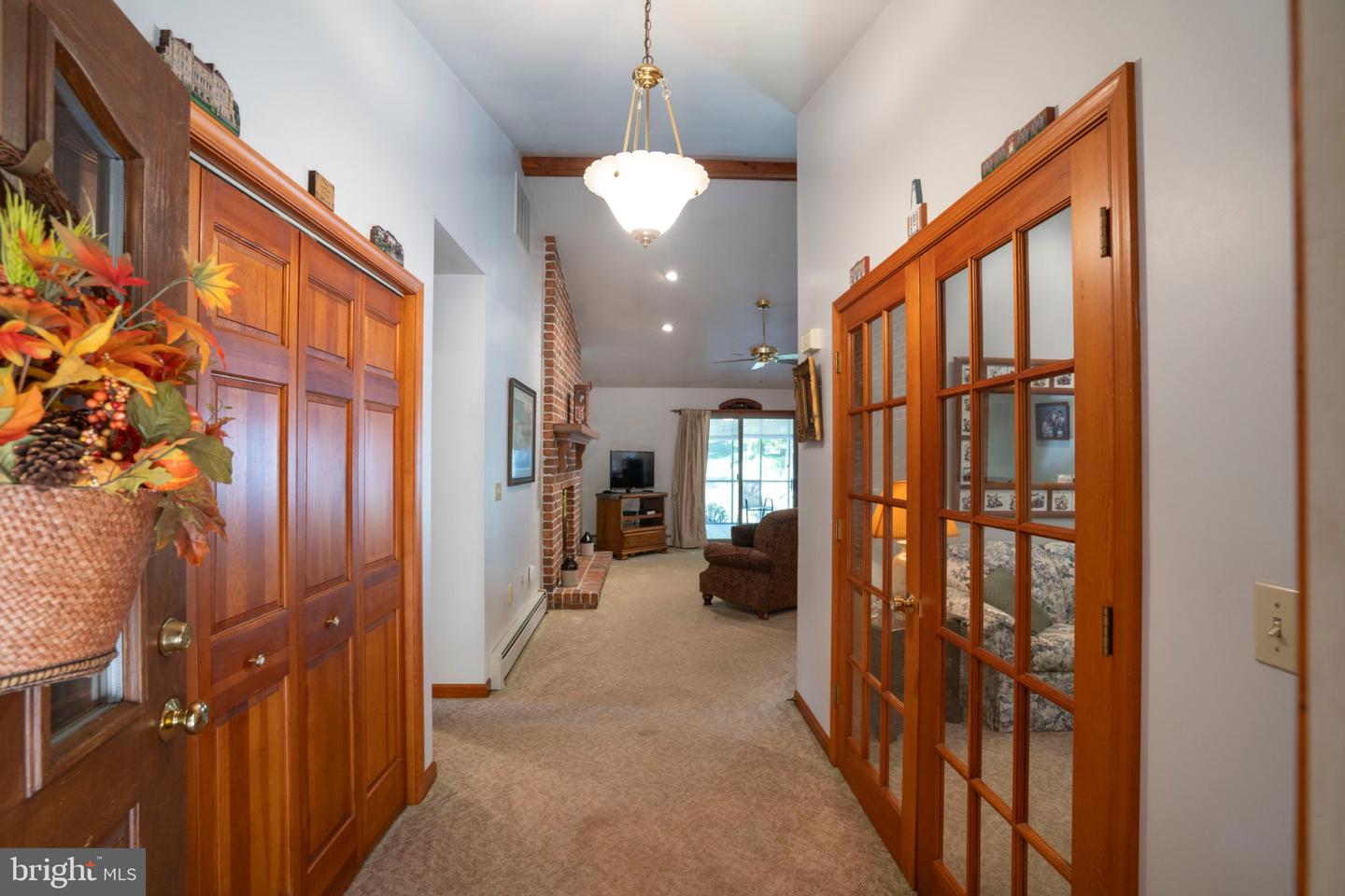 105 Walnut Ln Property Photo 8