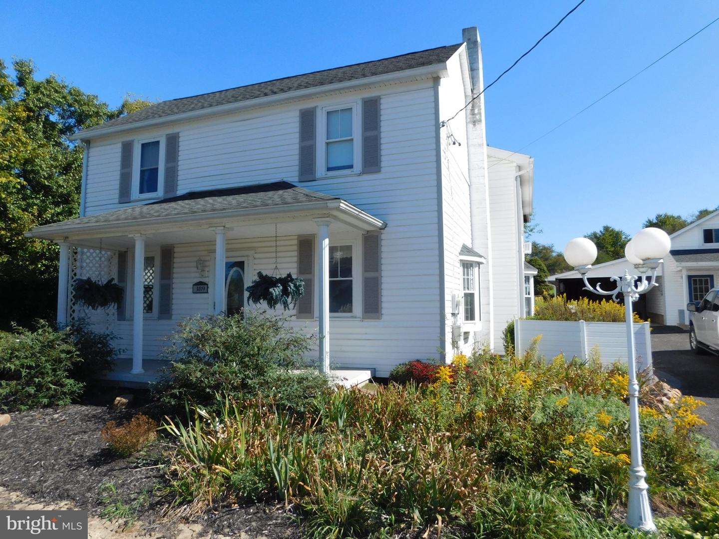 389 Granville Rd Property Photo 1