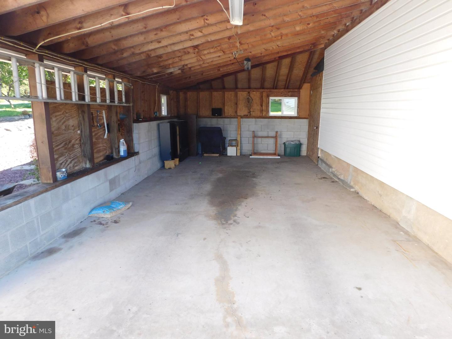 389 Granville Rd Property Photo 13