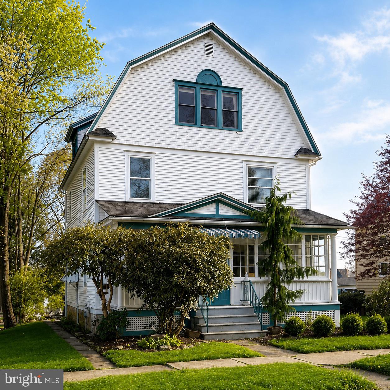 112 PINE AVE