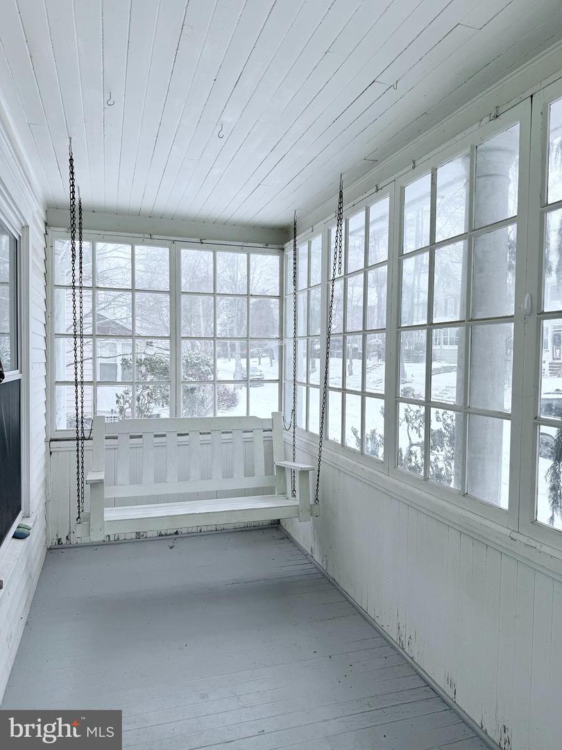 112 Pine Ave Property Photo 2