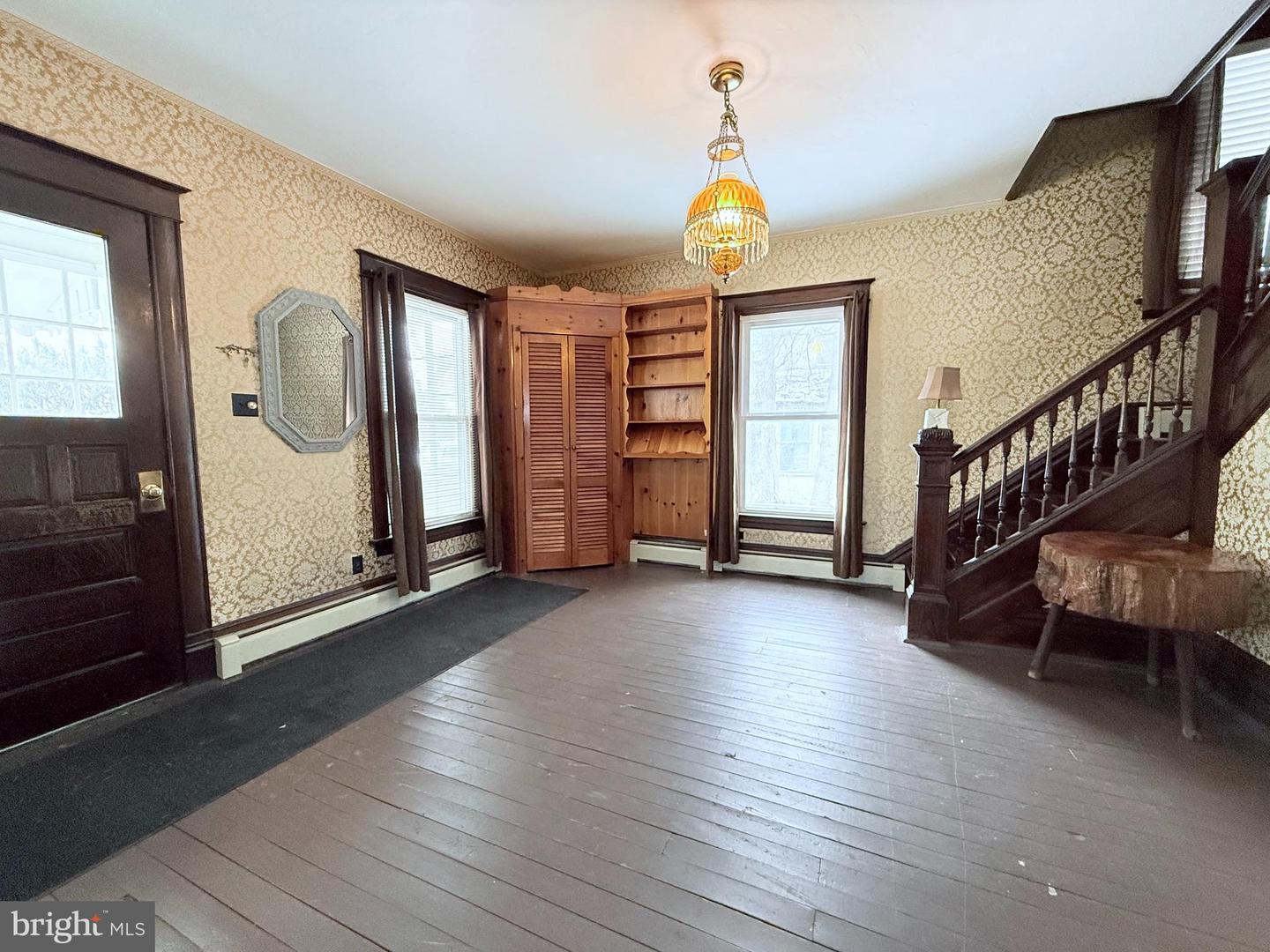 112 Pine Ave Property Photo 9