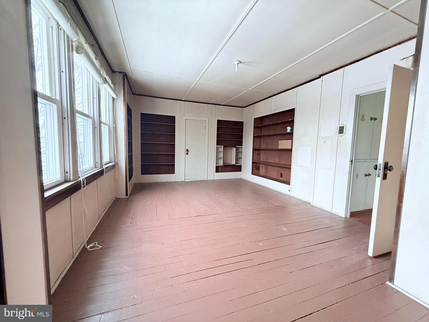 112 Pine Ave Property Photo 22