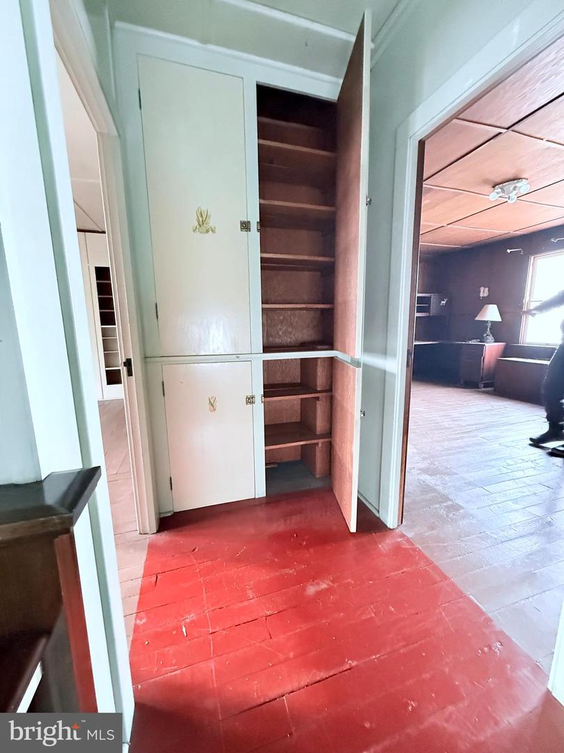 112 Pine Ave Property Photo 28