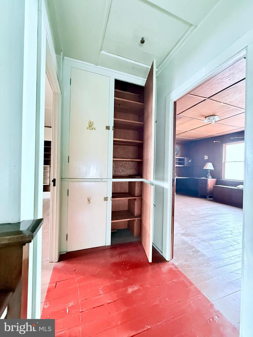 112 Pine Ave Property Photo 29
