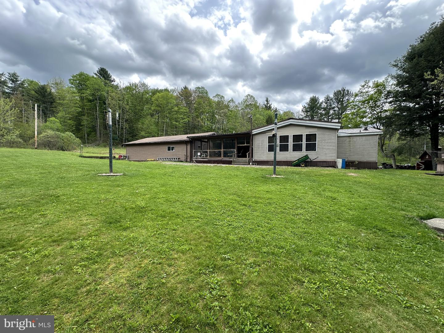 111 ROB ROY RD