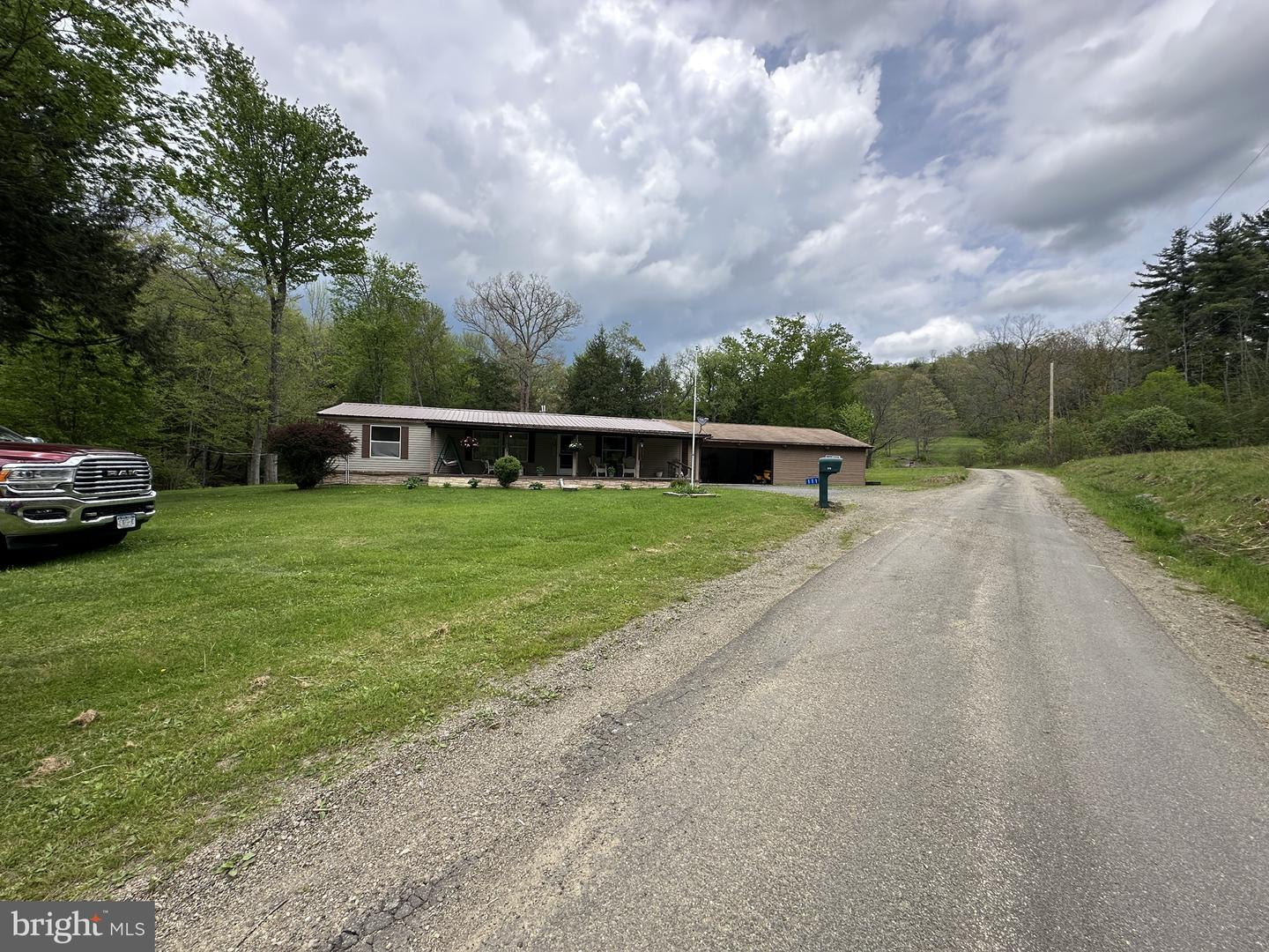 111 Rob Roy Rd Property Photo 2