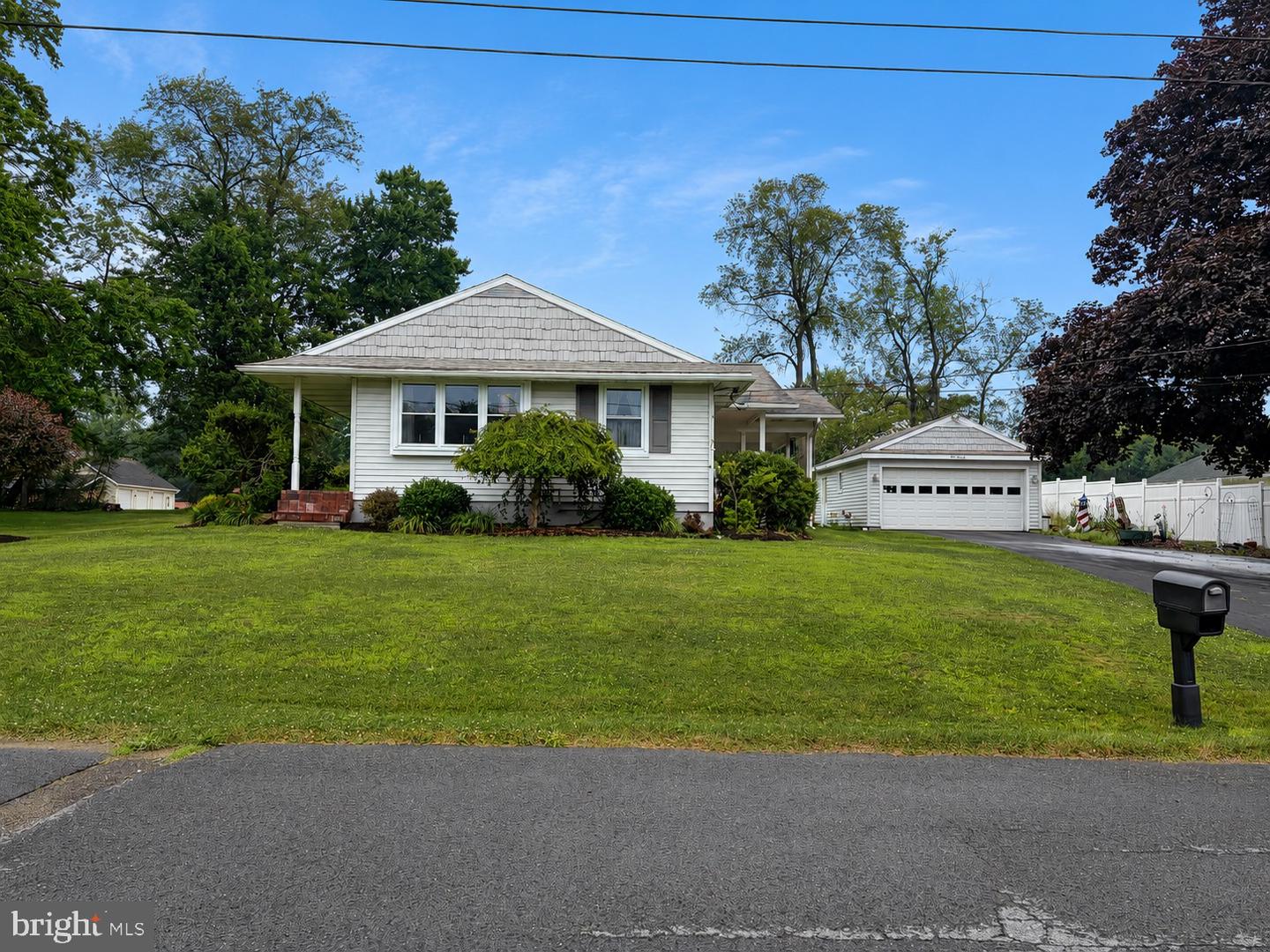 320 Ash Street Property Photo 1