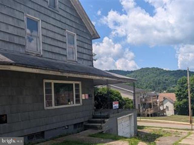 170 Elm St Property Photo 2