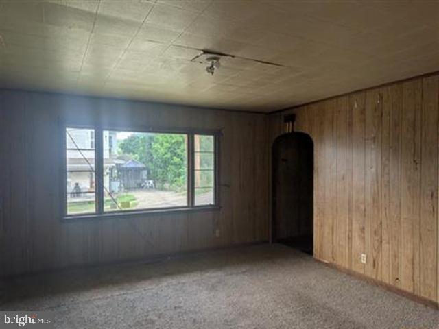 170 Elm St Property Photo 5