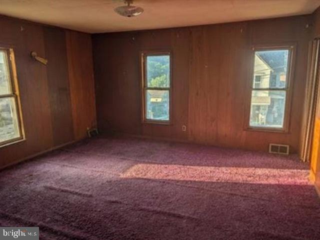 170 Elm St Property Photo 8
