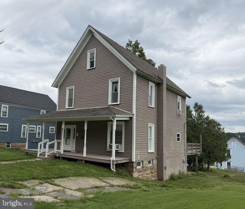 109 E KING ST