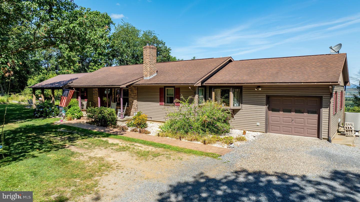 165 Mountain Rd Property Photo 1
