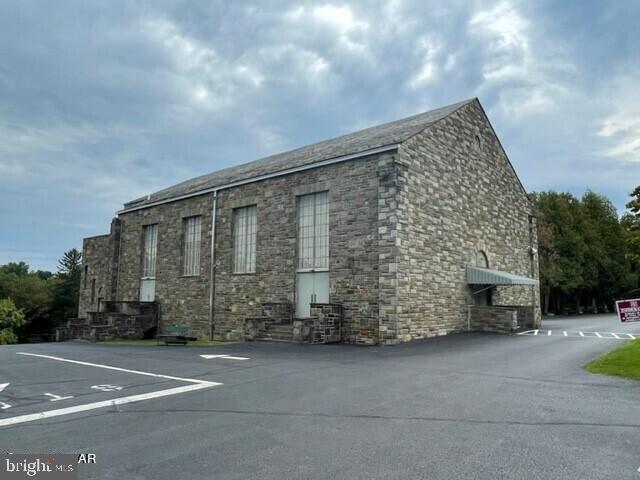 1002 Railroad Street Property Photo 10