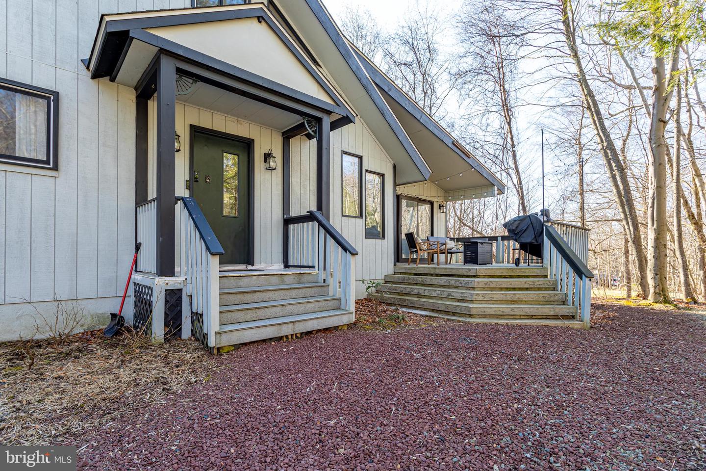 533 Cayuga Dr Property Photo 3