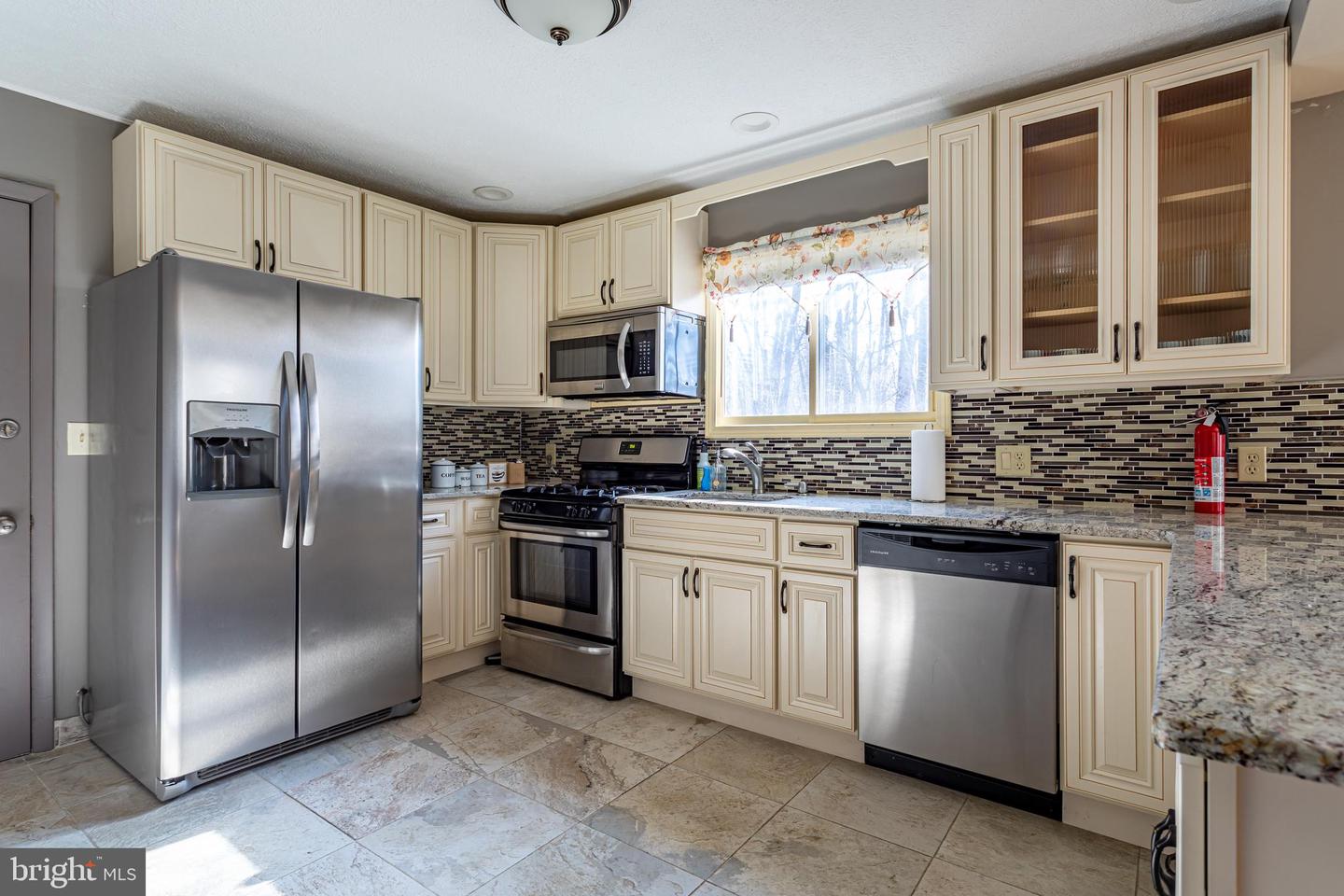 533 Cayuga Dr Property Photo 15
