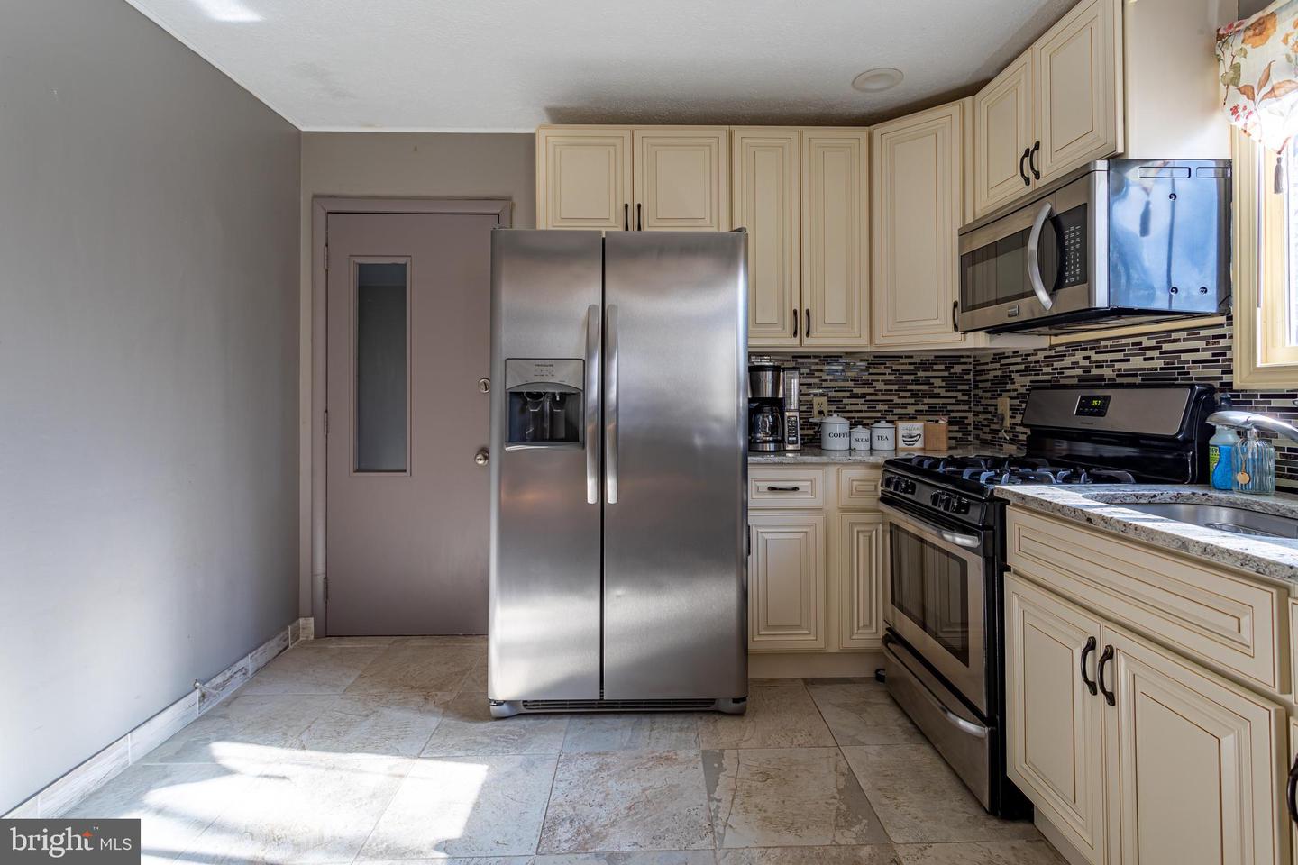 533 Cayuga Dr Property Photo 18