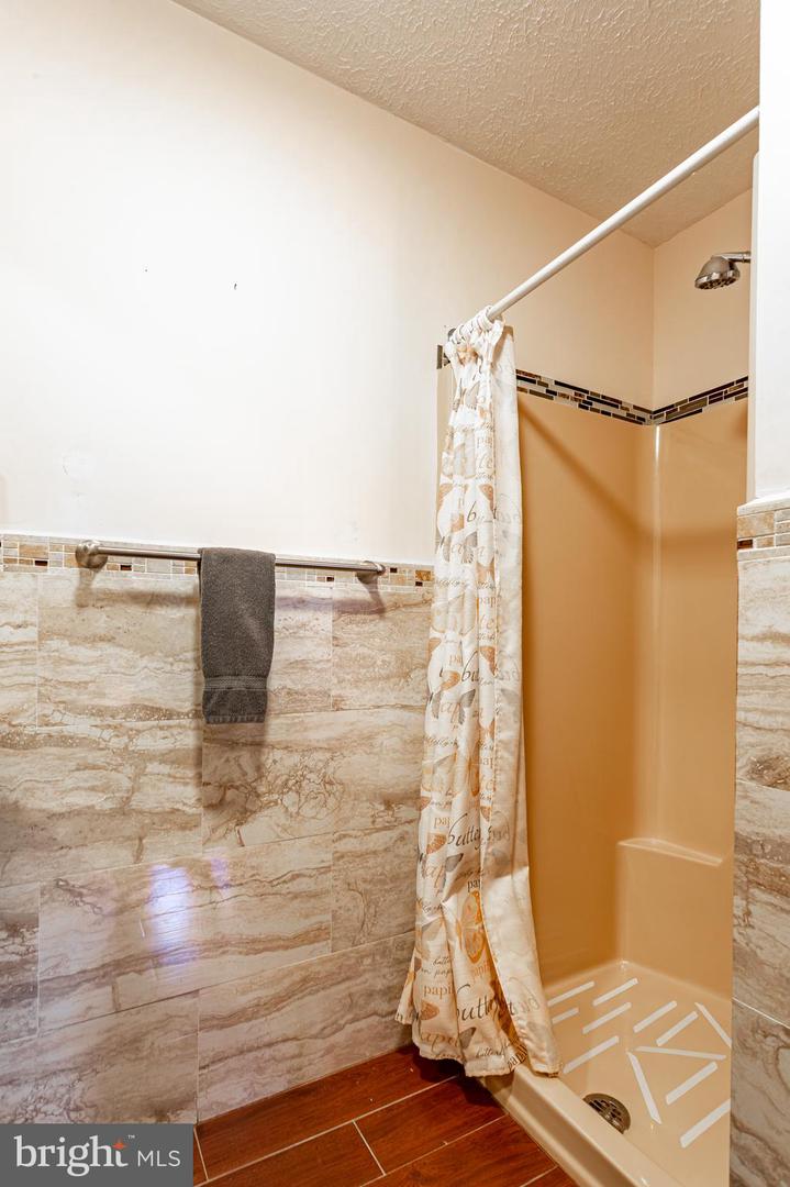 533 Cayuga Dr Property Photo 34