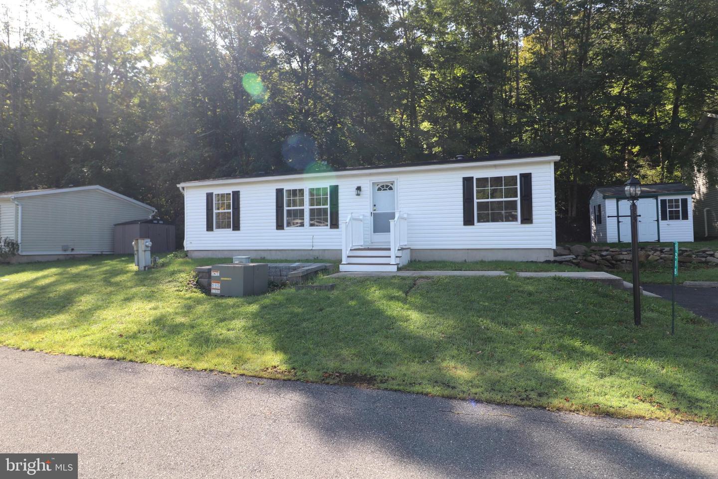 1215 Blue Mountain Cir Property Photo 2