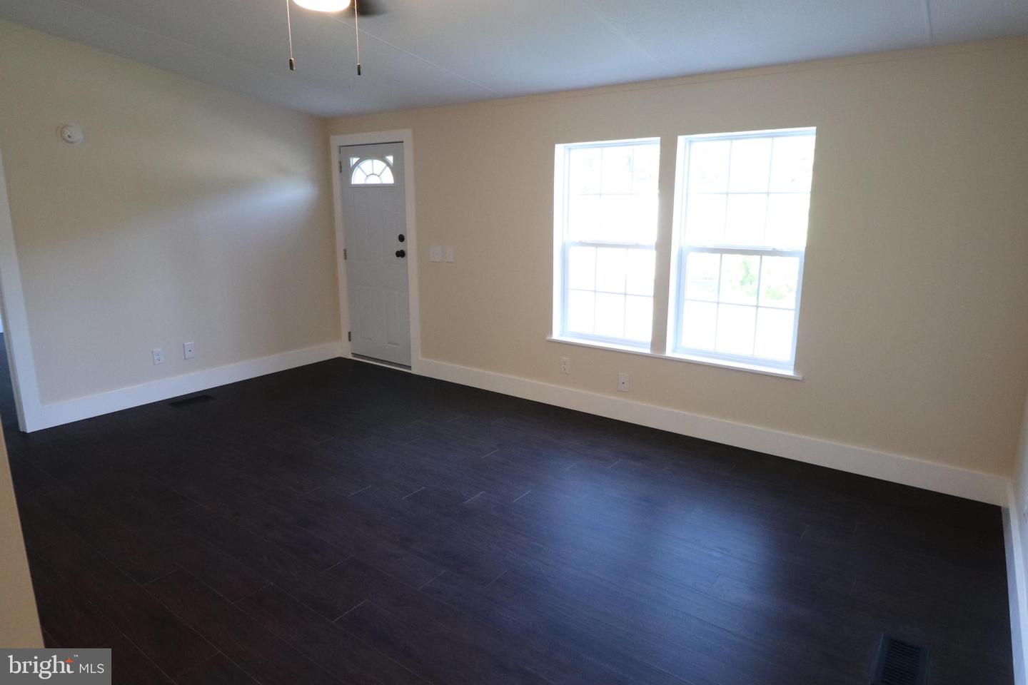 1215 Blue Mountain Cir Property Photo 3