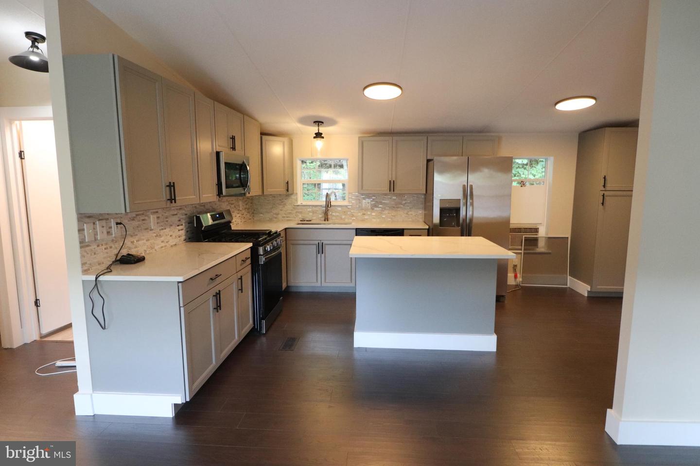 1215 Blue Mountain Cir Property Photo 5