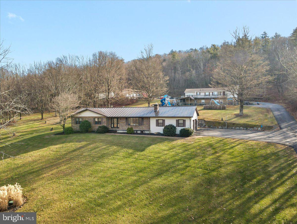 219 Stone Row Dr Property Photo 3