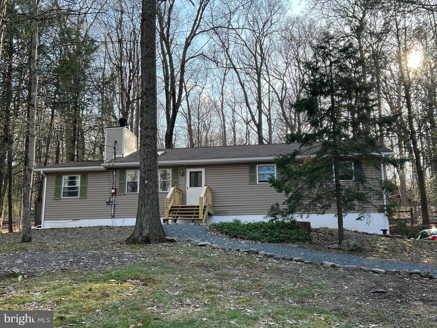 1553 Locust Ln Property Photo