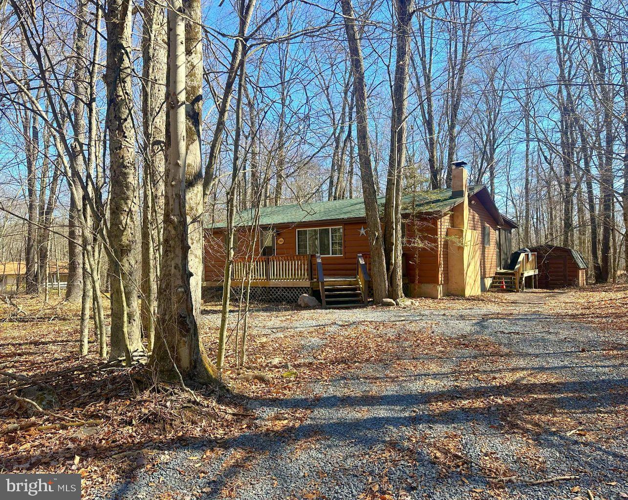 146 Outer Dr Property Photo 1