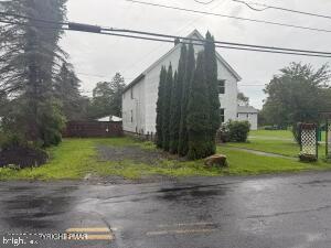 1103 Mill St Property Photo 3
