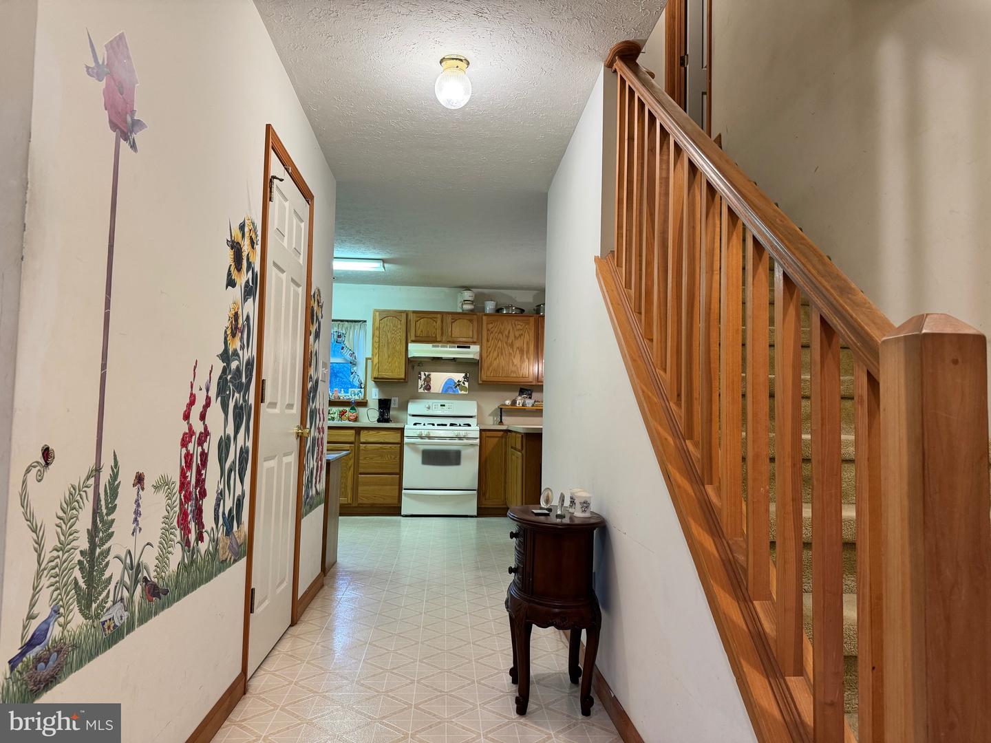 1145 Chickadee Dr Property Photo 3