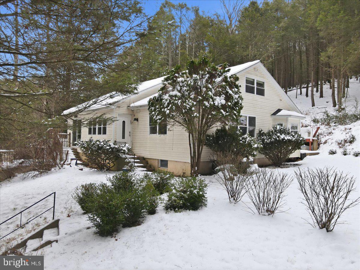 172 Evergreen Hollow Rd Property Photo 1
