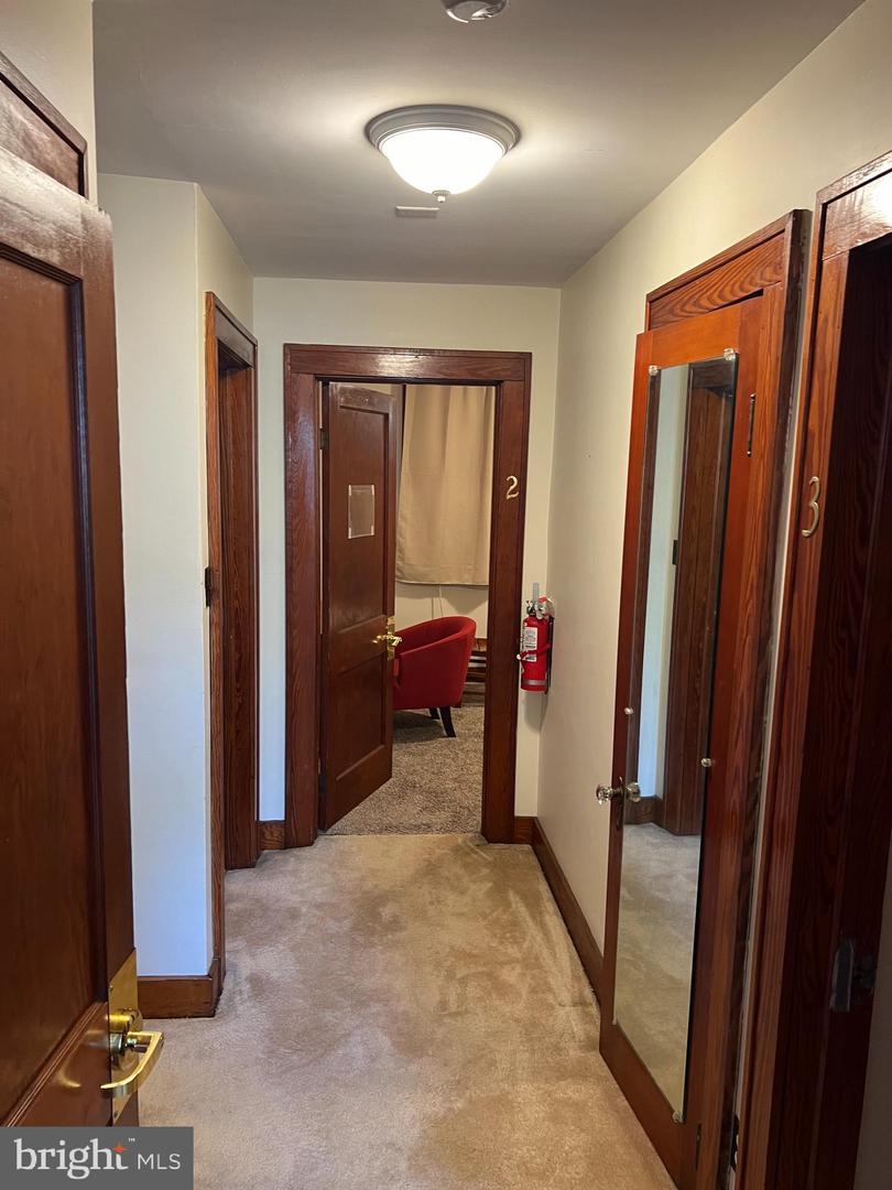 339 E Brown St Property Photo 14