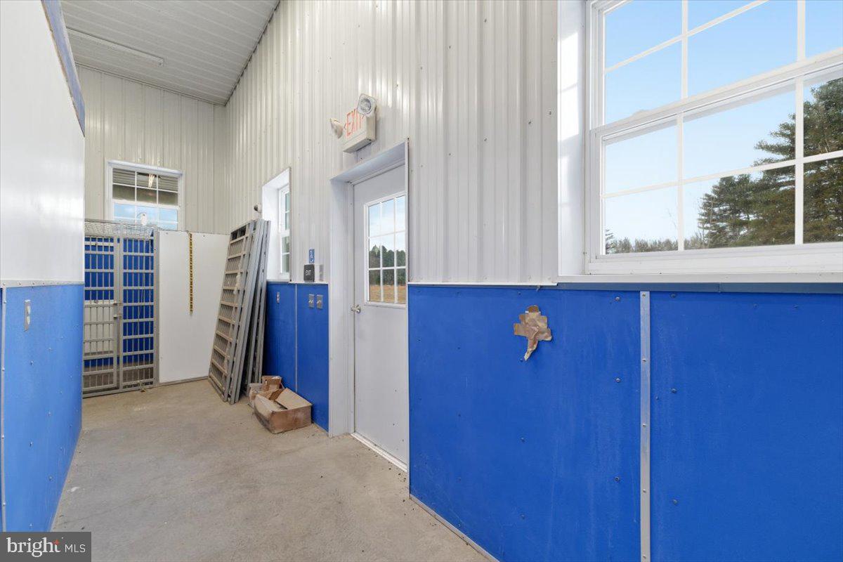 159 Colony Vlg Property Photo 12