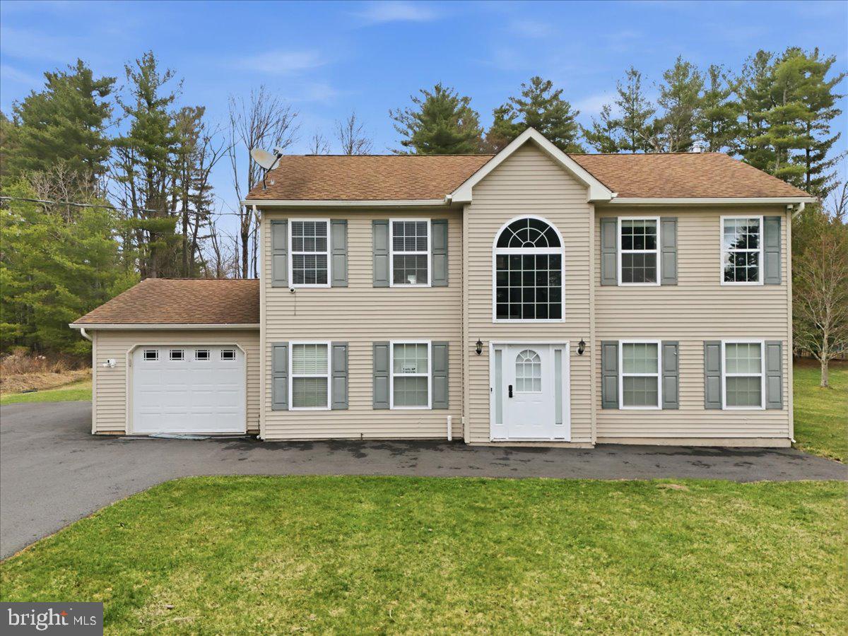 136 Kimberly Dr Property Photo 1